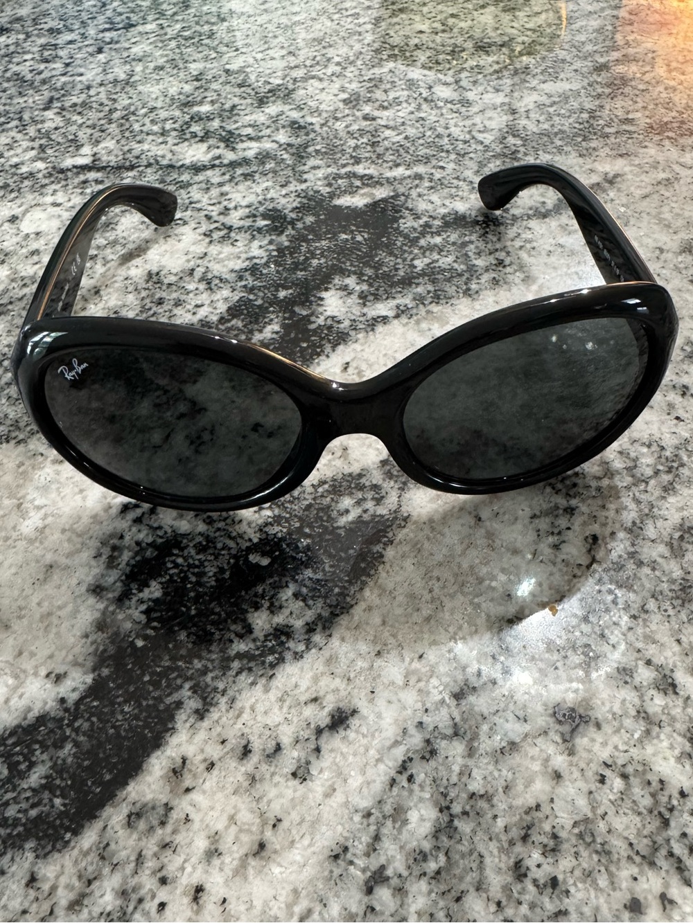 Ray-Ban Black Round Women's Sunglasses